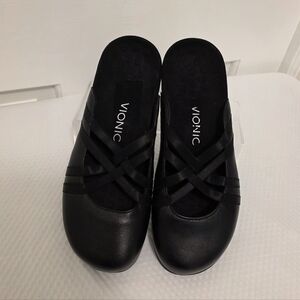 EC Vionic Women's Claire Black Slip-On Shoes Size 8, Crisscross Straps